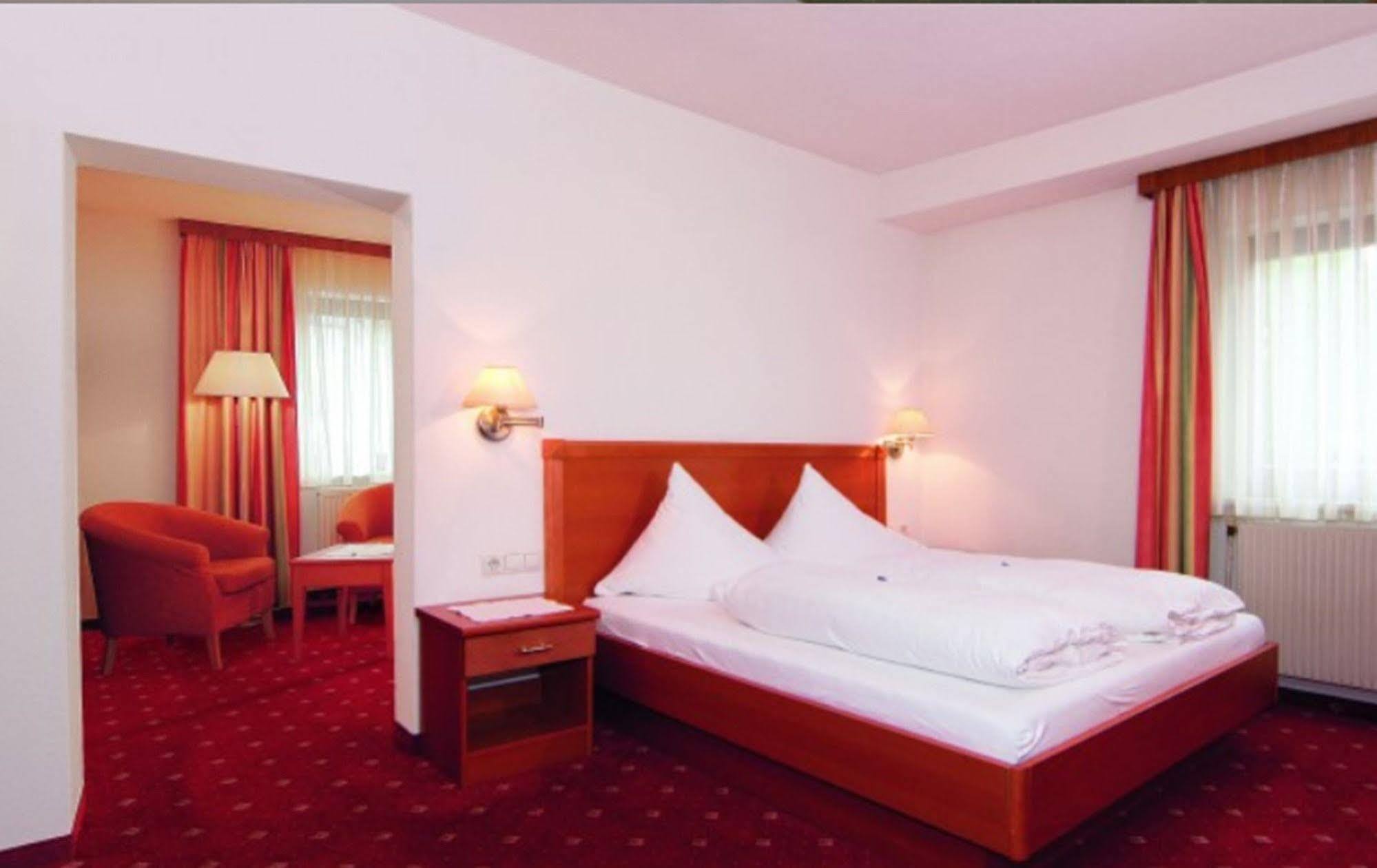 Hotel Neuwirt Миминг Экстерьер фото